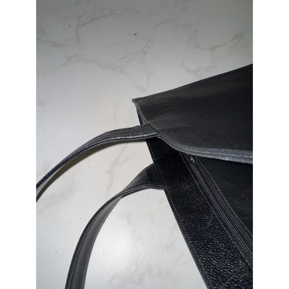 Chanel Caviar CC Tote - Good Condition - Picture 4 of 12